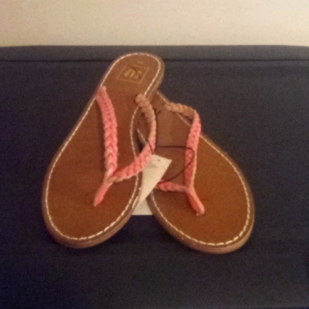 Gap sandals new size 6.5